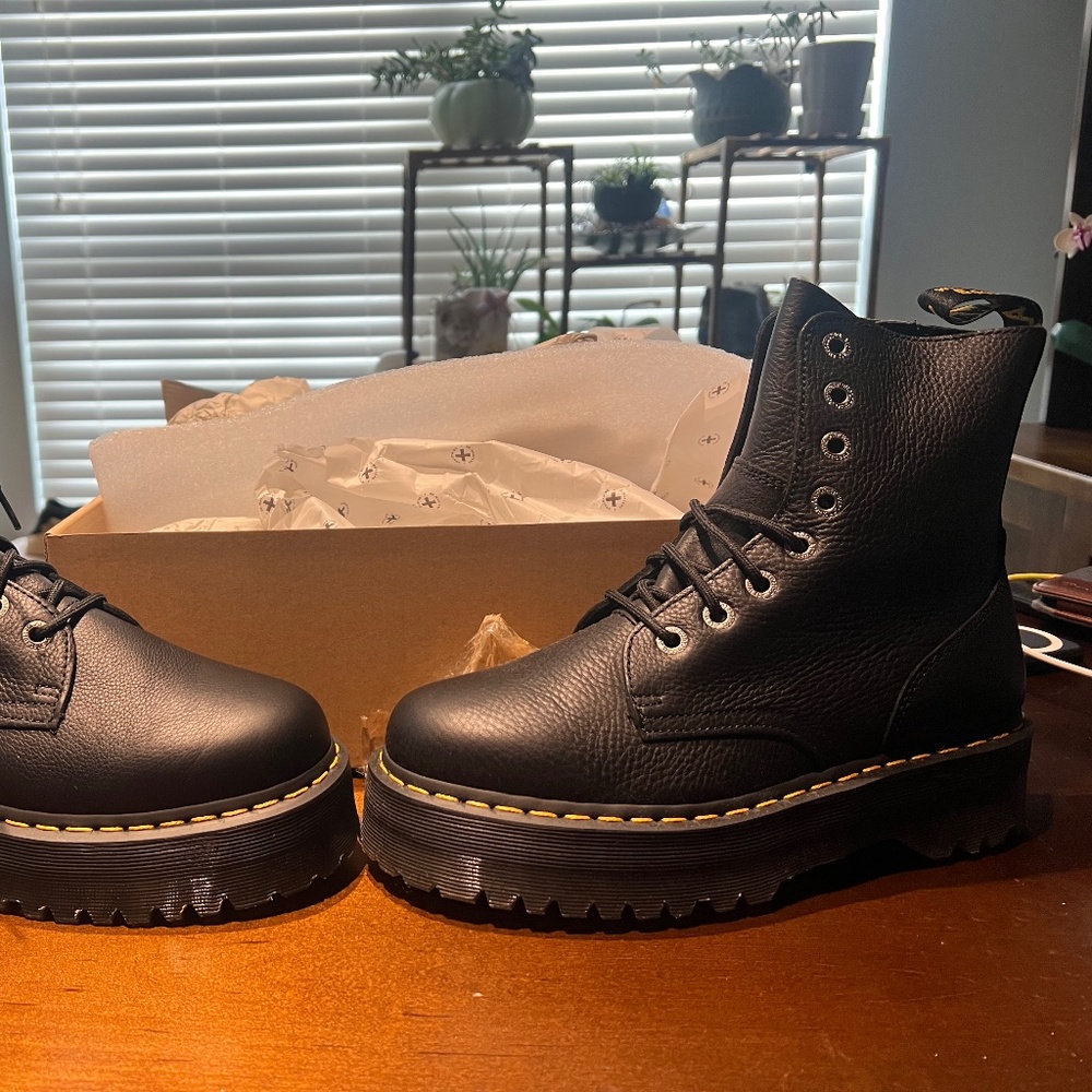 Dr. Martens Jadon III Pisa Leather Platform Boots